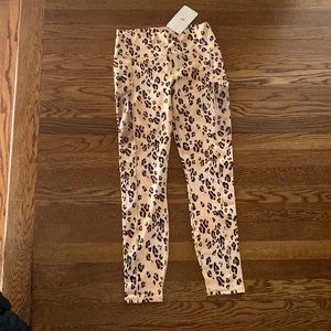 Fabletics On-the-go legging — Never worn